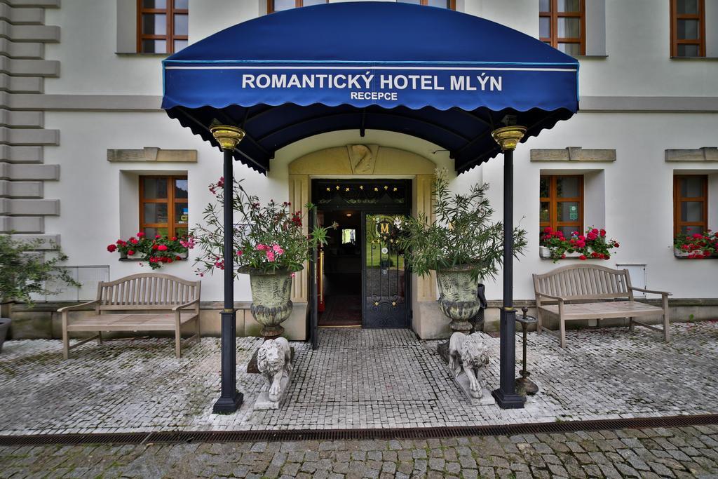 Romantic Hotel Mlyn Karlstejn Luaran gambar